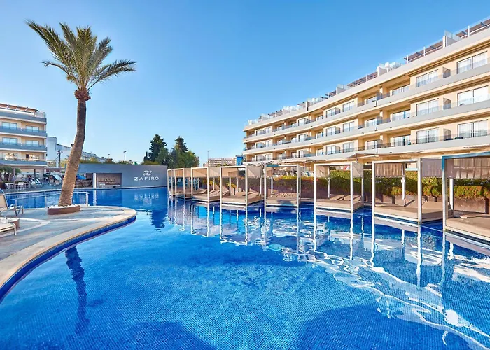 Zafiro Palmanova Aparthotel