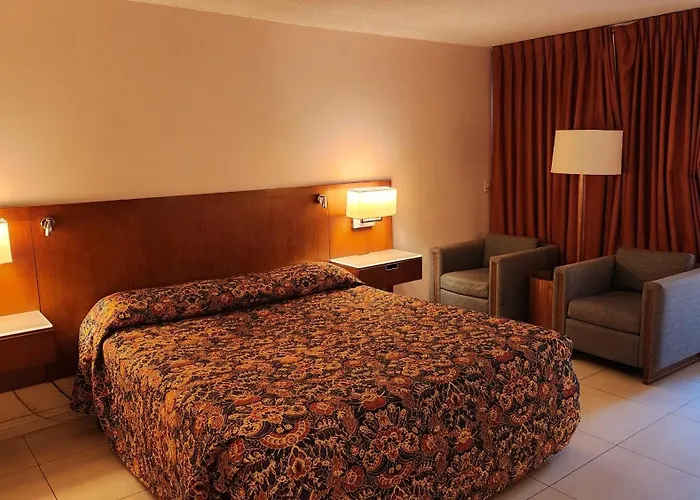 Royal Century Hotel At Lax