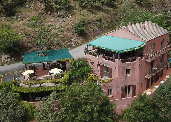 Hotels in Asco