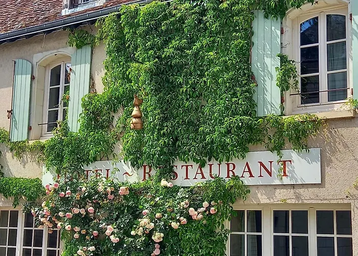 Yzeures-sur-Creuse Hotels