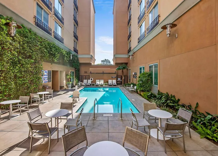 Hyatt Place Riverside Downtown