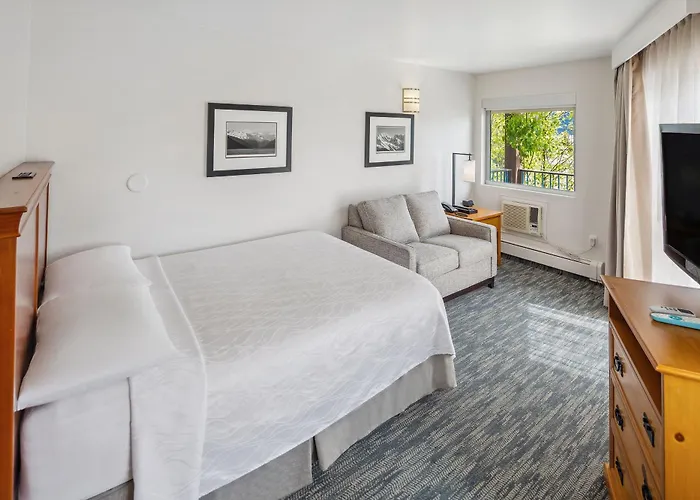 Hotel Edgewater