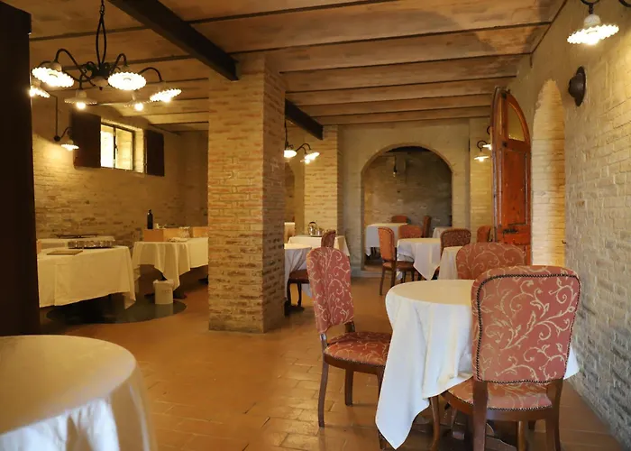 Hotel Castello Montegiove Fano