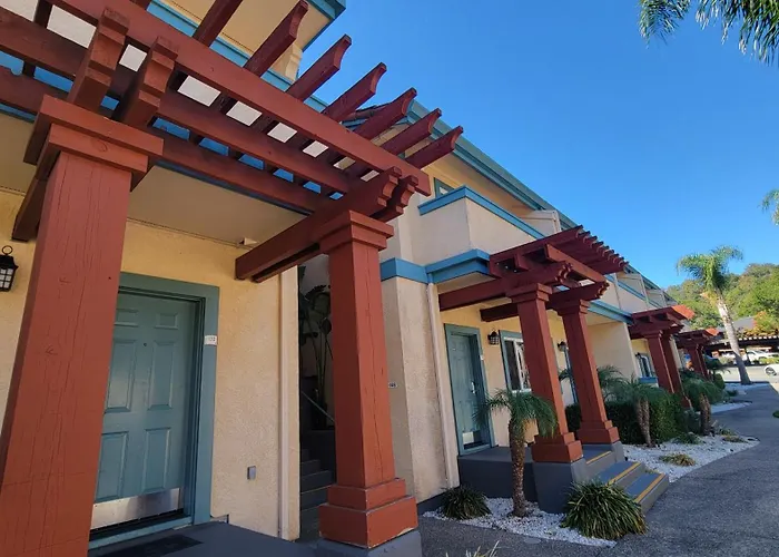 Marinwood Inn & Suites Novato