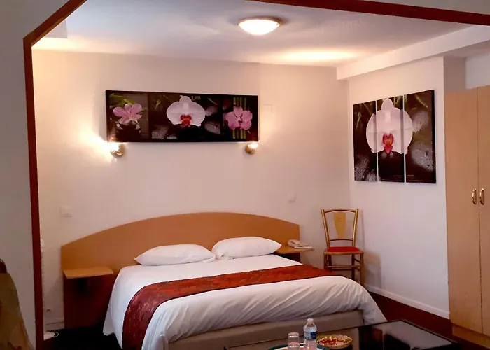 Hôtels à Launois-sur-Vence
