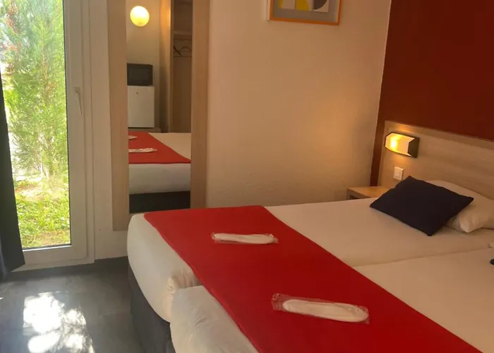 Dammarie-les-Lys Hotels