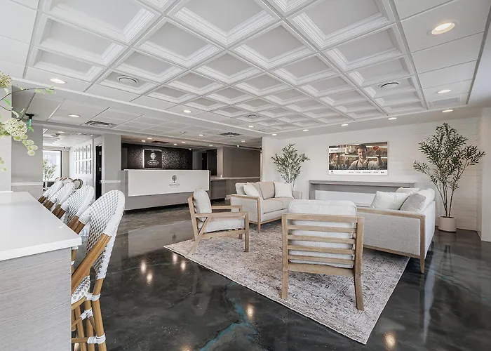 Oakfield Hotel & Suites Rochester, An Ascend Collection Hotel