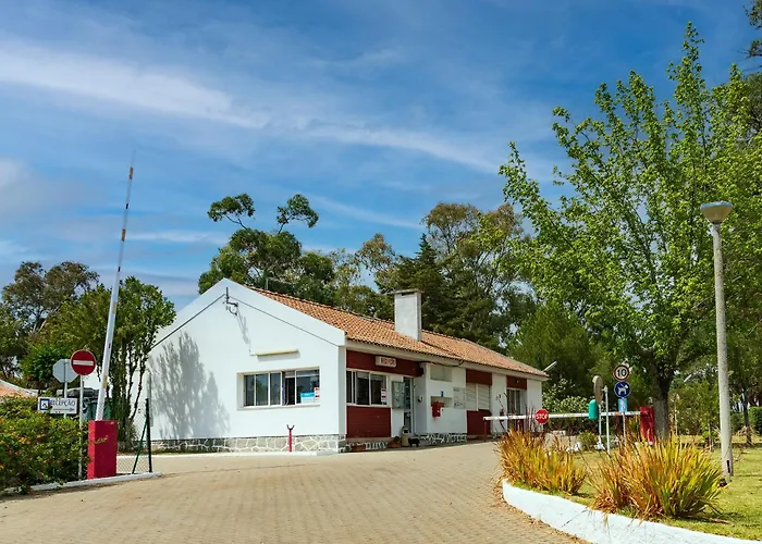 Parque De Campismo Orbitur Evora Hotel