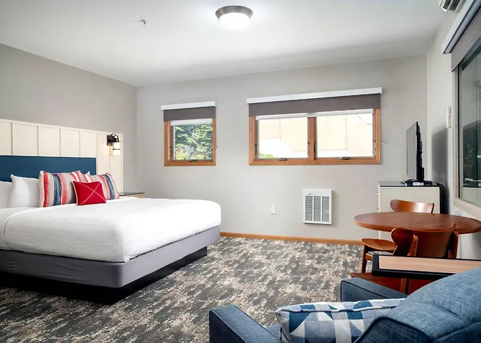 Beacon Pointe On Lake Superior