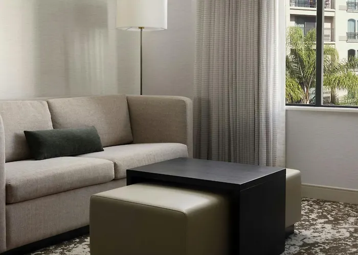 Courtyard By Marriott Los Angeles Pasadena Old Town