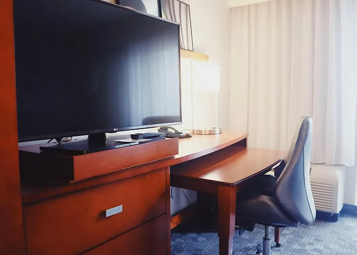 Courtyard By Marriott Owensboro Hotel