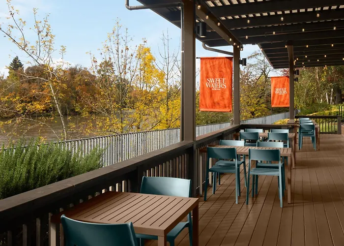 Valley River Inn