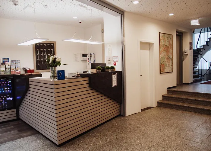Central Hotel Garni