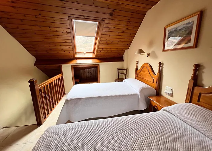 Hotels in Les