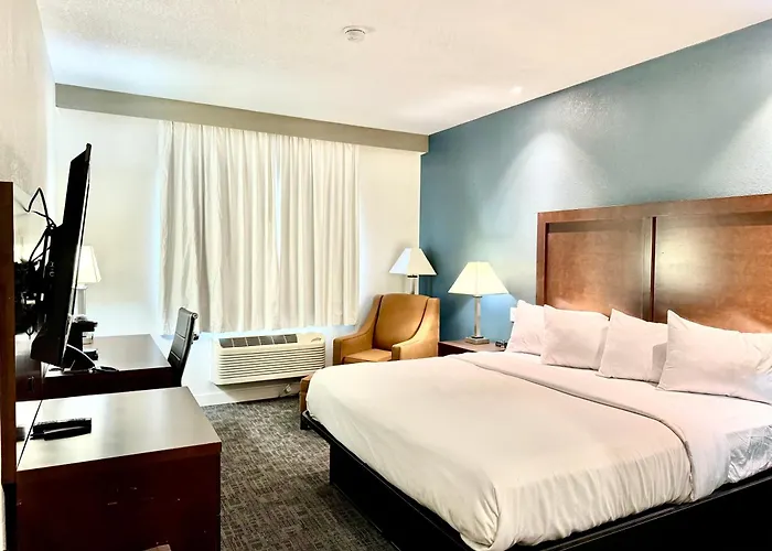 Baymont By Wyndham Richmond I-70 Hotel