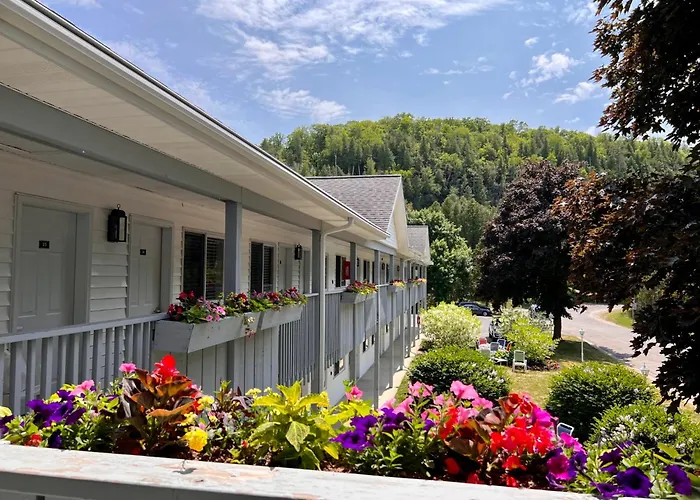 Main Street Motel Fish Creek