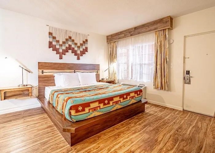 The Classic Desert Aire Hotel
