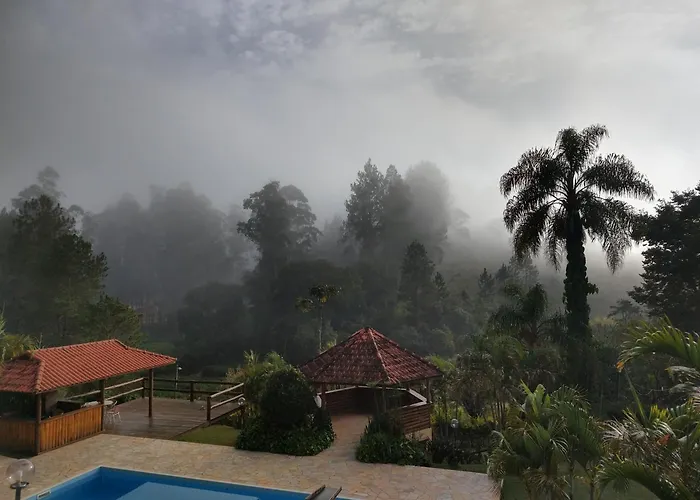 Pousada Colar De Ouro Chales Cunha