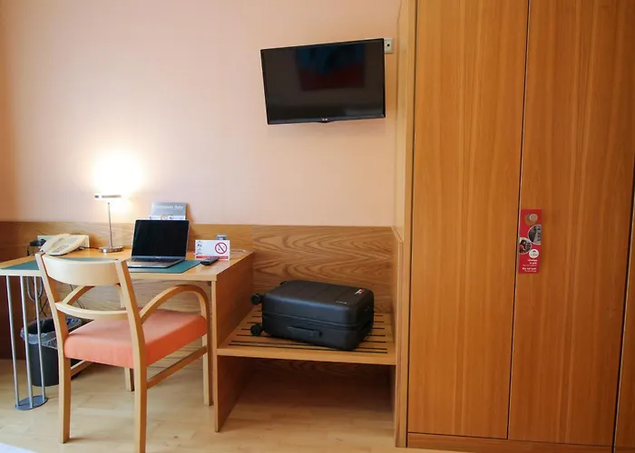 An der Persiluhr Stadt-gut-Hotel Lünen