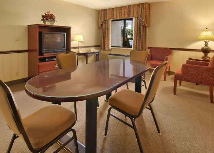 Baymont By Wyndham Corydon Hotel