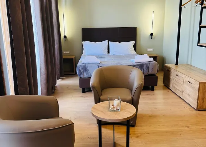 Manhattan Room & Suite Bari