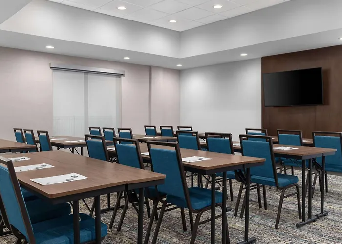 Orangeville Hotels