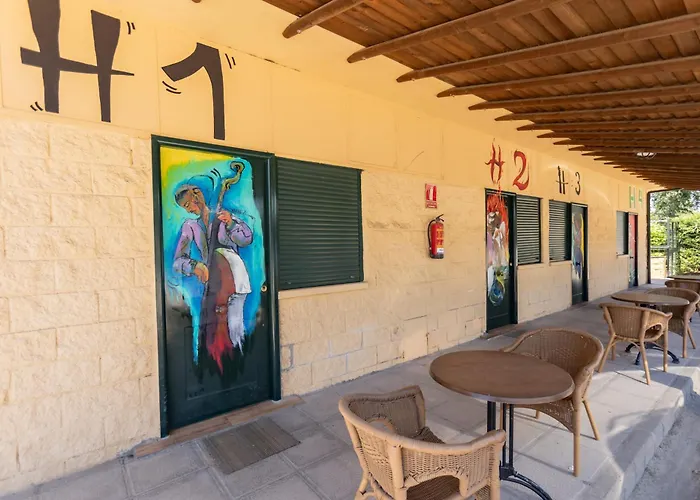Hostal - Bungalows Camping Cáceres