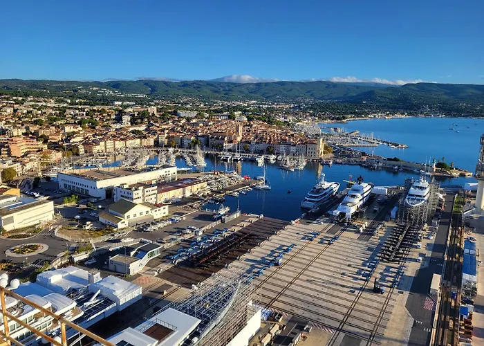 Chambre privée, piscine, pool house, cuisine d'été La Ciotat