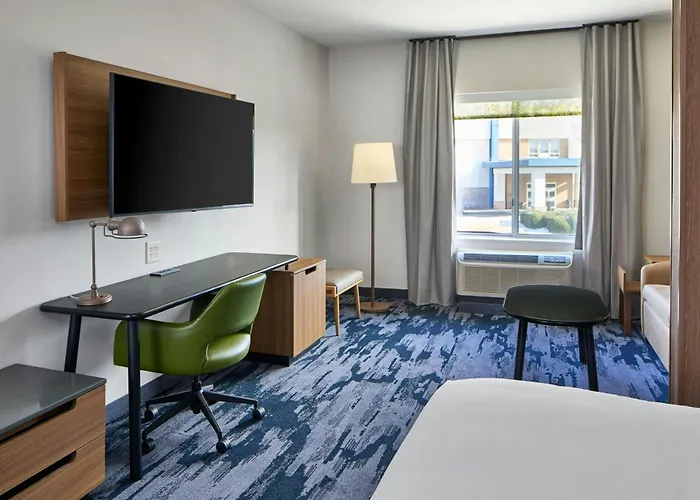 Hotels in Cornelia