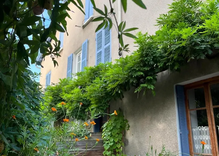 Clos St Joseph Oullins