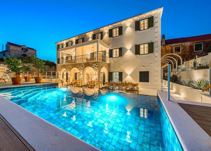Hotels in Postira
