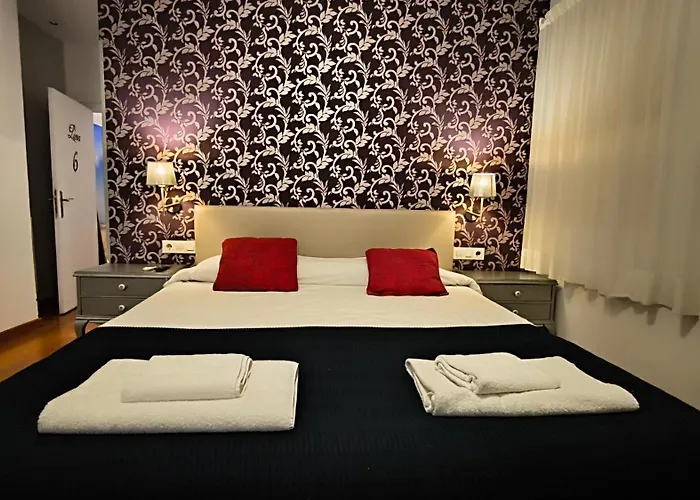 7 Moons B&B Valence