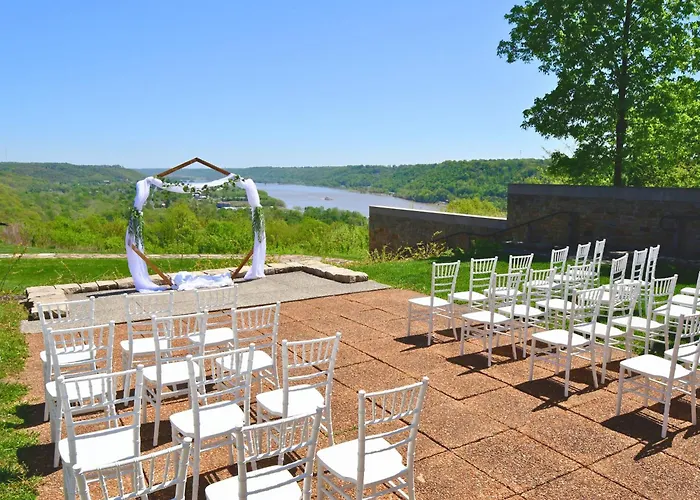 Clifty Inn