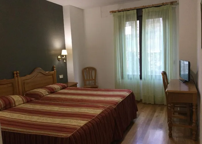 Hotel Cinco Castaños Candelario