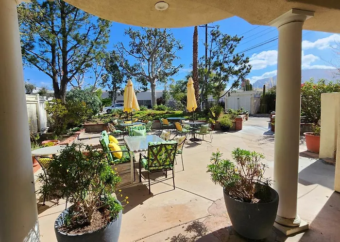 Santa Paula Inn