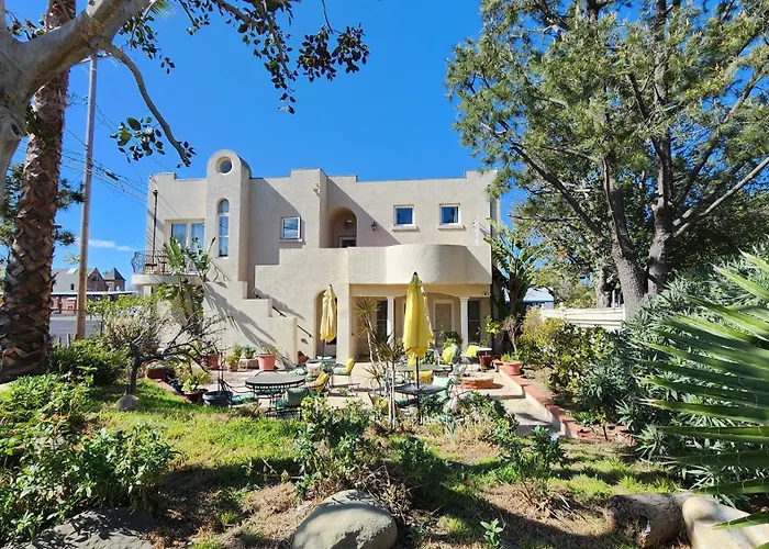 Santa Paula Inn