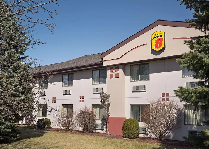 Super 8 By Wyndham Ithaca Hotel