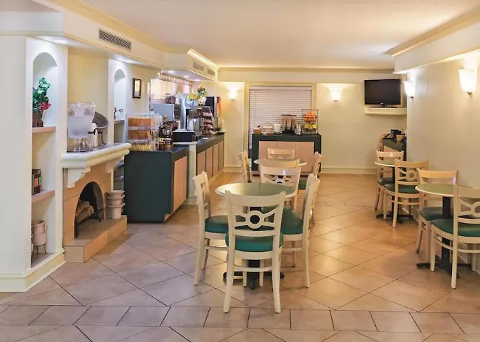 Rodeway Inn College Station