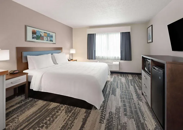 Wingate By Wyndham Marion Hotel