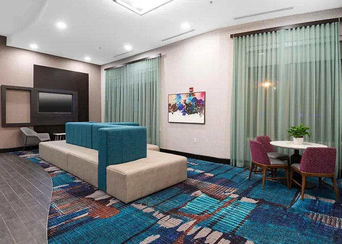 Hampton Inn & Suites - Raleigh Downtown