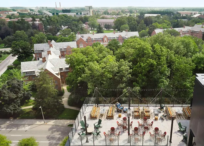East Lansing Hotels