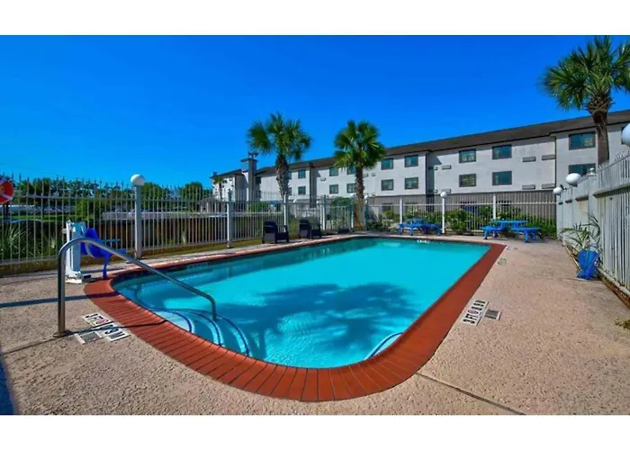 Oyo Townhouse Beaumont Medical Center Area I-10 Hotel