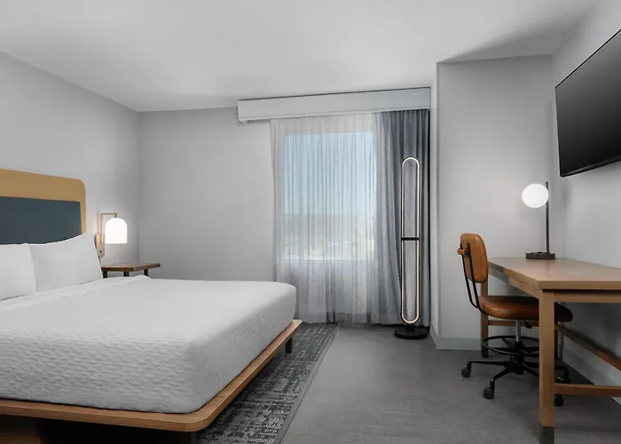 Newport Hotels