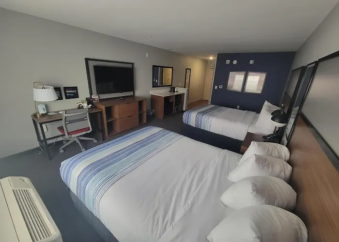International Falls Hotels