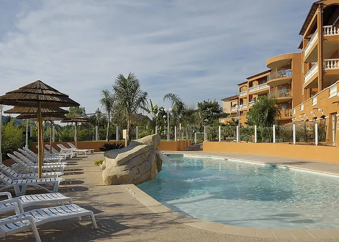 Hotel Lou Castelet Carros