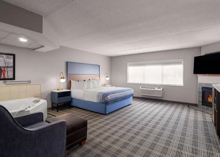 Americinn By Wyndham Shakopee Near Canterbury Park