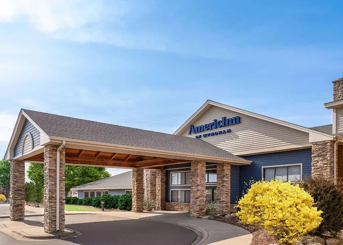 Americinn By Wyndham Shakopee Near Canterbury Park