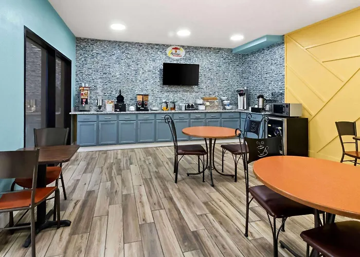 Vandalia Hotels