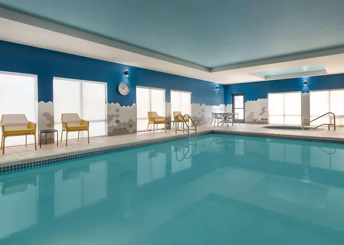 Greater Napanee Hotels