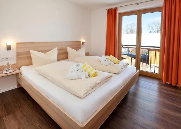Seehotel und Appartements Schnöller Rieden